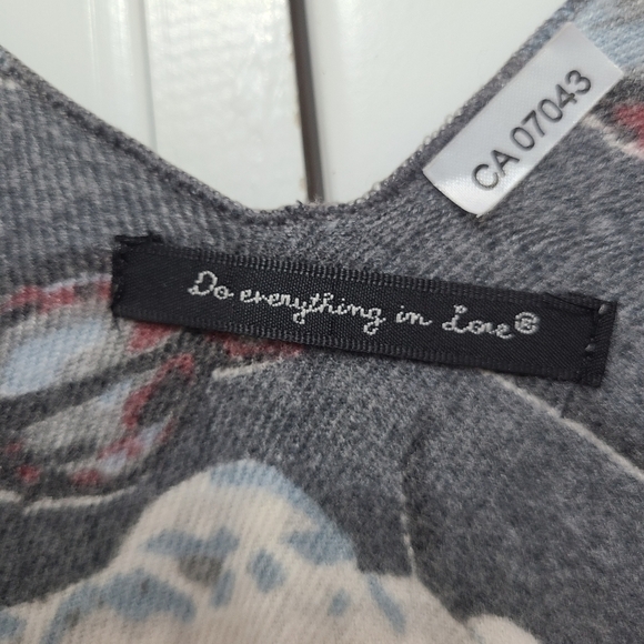 DO EVERYTHING IN LOVE Cotton Blend Floral Gray Shawl Cover Up - Picture 4 of 4